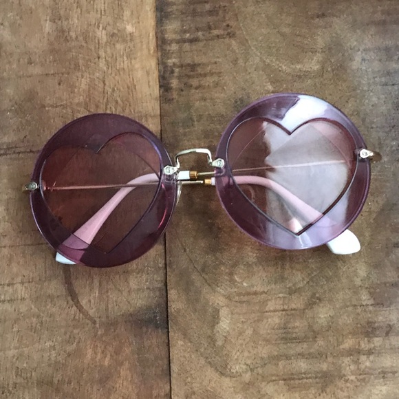 Heart sunglasses-comes with case! - Picture 3 of 8